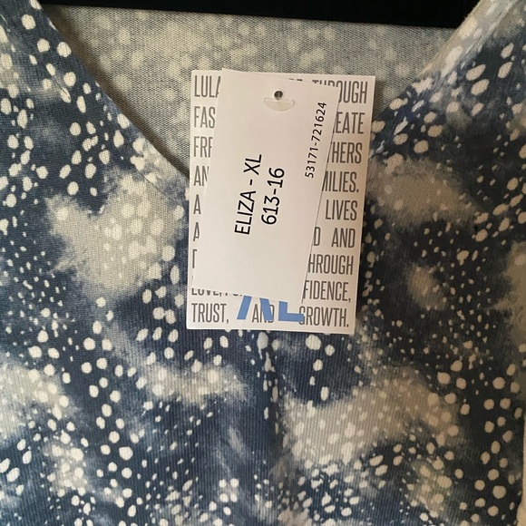 Lularoe Amber and Eliza pullover hoodies either NWT or NWOT. Size XL-2X - Picture 11 of 15